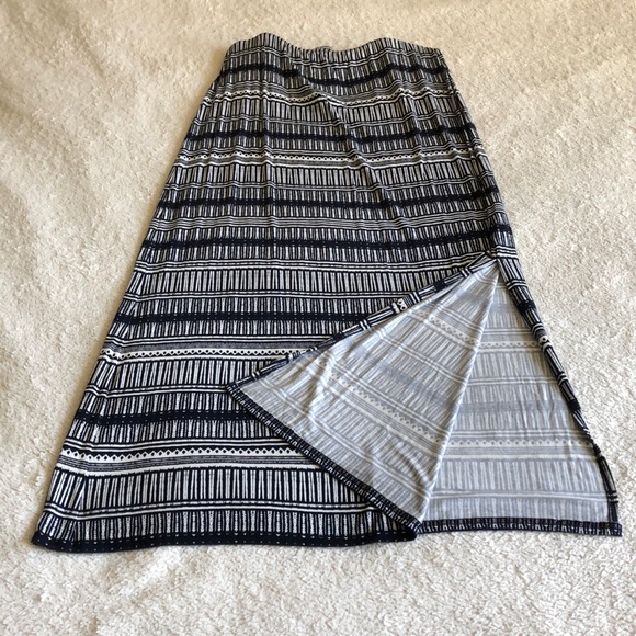 Anne Taylor LOFT Maxi Skirt (Small) - Picture 2 of 4